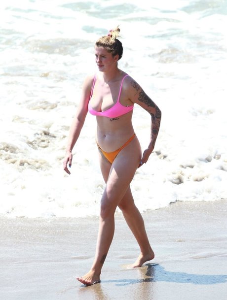 Ireland Baldwin modèle adulte des photos