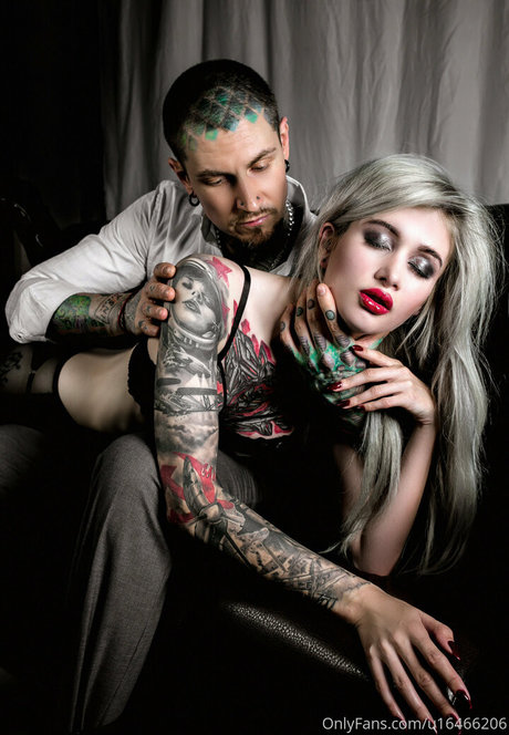 Avrora sg joli modèle photo