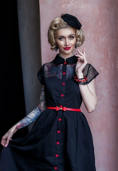 Avrora sg jolie star du porno des photos