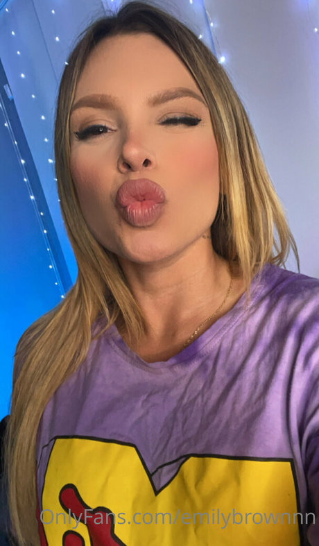 emilybrownnn modèle adulte collection