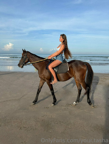 fille courbée dà côté onlyfans la plus belle galerie