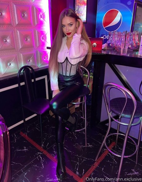 ann exclusive star du porno sexy galerie