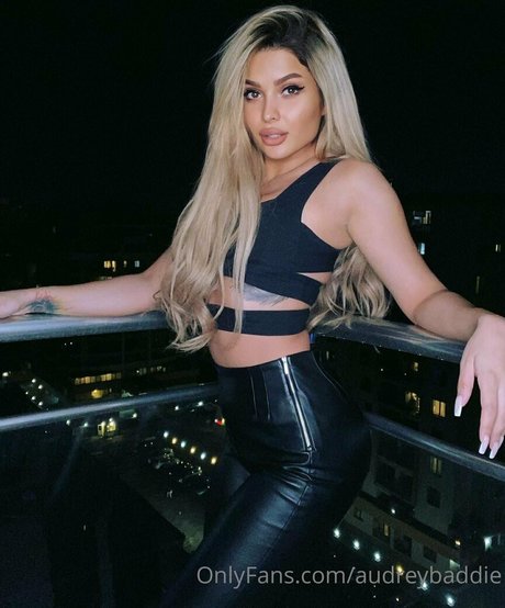 babssonly beau modèle archive