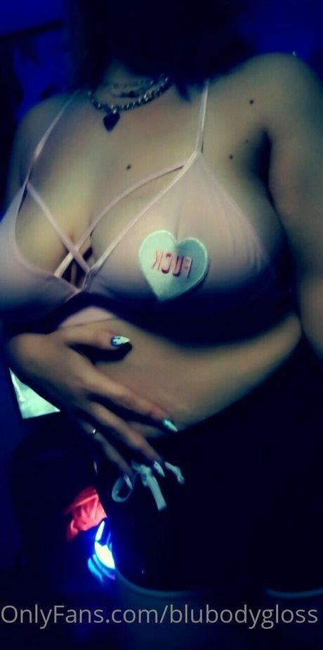 blubodygloss modèle porno archive