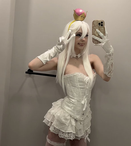 milf aux cheveux noirs onlyfans nu chaud collection