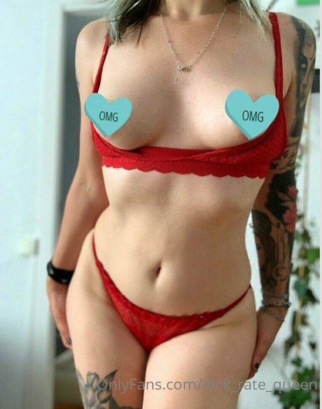 rousse aux gros seins onlyfans belle chaude archive