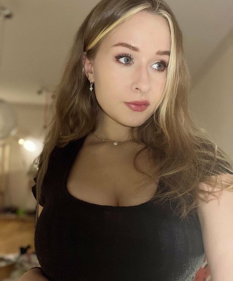 fans de célébrités uniquement nu chaud image