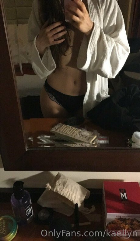 milf aux cheveux noirs onlyfans art haute définition archive