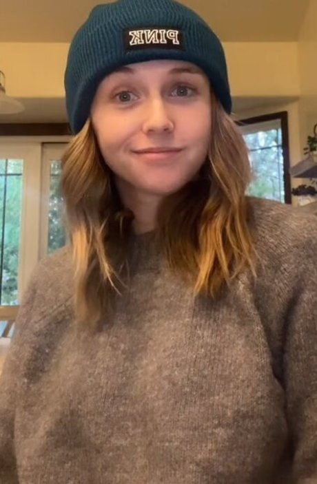 Kira Graceeee étoile érotique image