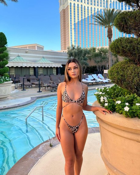 Angelica Jensen star du porno en haute qualité galerie