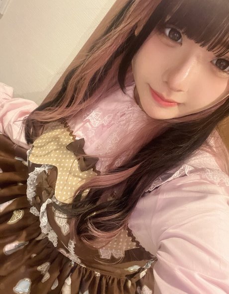 Yui Hiiragi étoile nue images