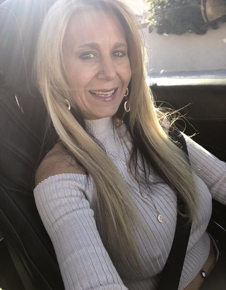 ainsleedivine modèle sympa photos