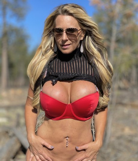 ainsleedivine modèle chaud galeries