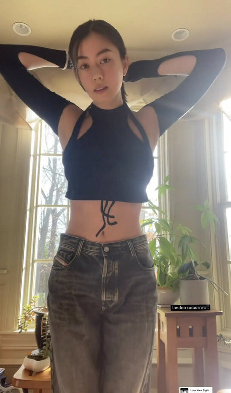 Lauren Tsai haut modèle galerie