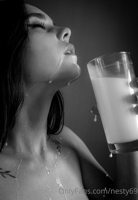 nesty69 joli modèle archive