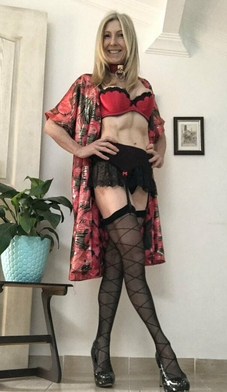 reine de pique onlyfans sexy érotique des photos