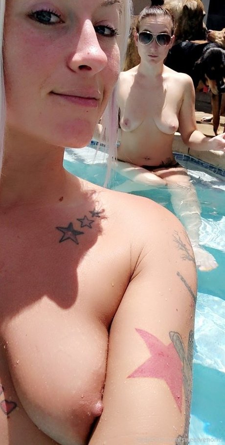 Sweetvenom1 mannequin img