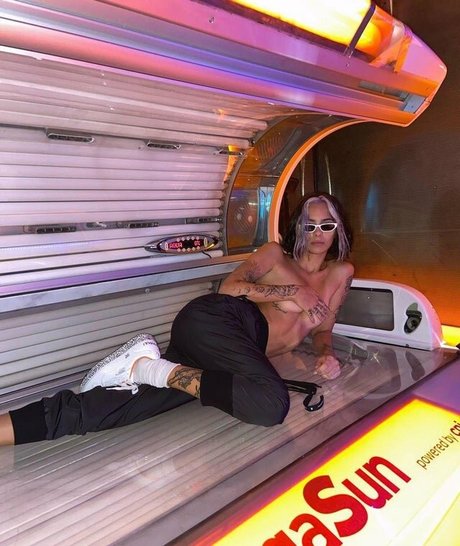 actrice onlyfans art de haute qualité archive