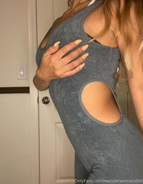 wonderwomanddd star érotique images