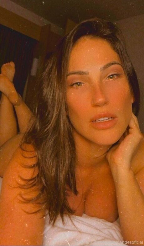 Ana Lucia Fernandes étoile chaude galerie