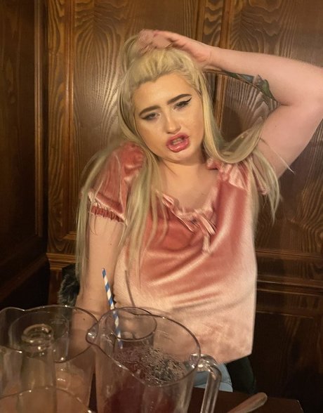 shiofficialxox actrice images