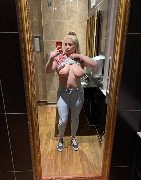 shiofficialxox actrice adulte archive