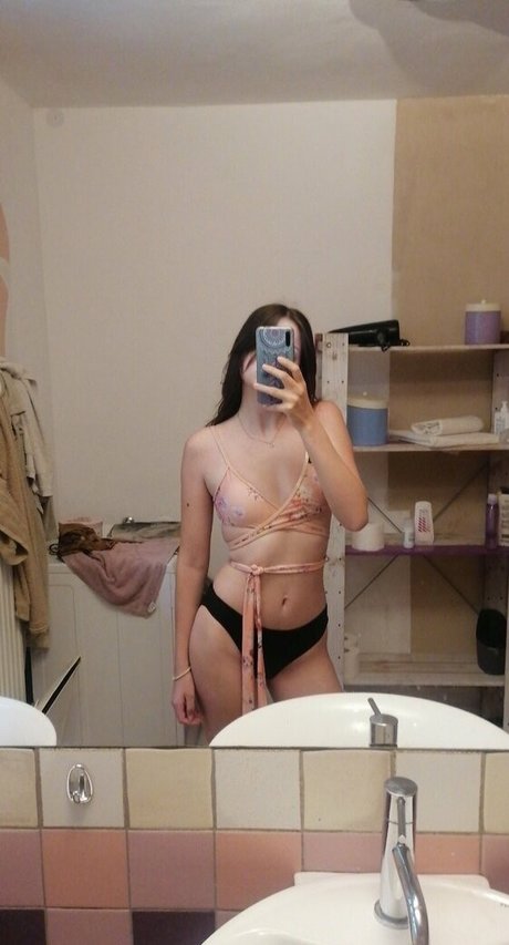 laly911 free actrice libre image