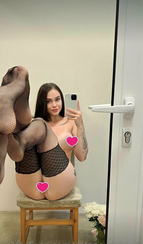 selenewhitee1 modèle sympa galerie