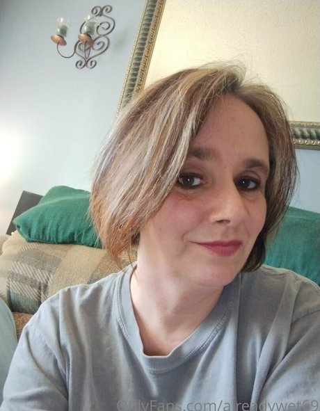 alreadywet69 star du porno érotique photo