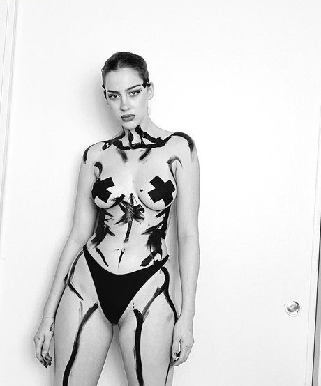 bikini nu onlyfans belle érotique photo