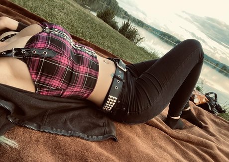 épouse infidèle onlyfans jolie adulte photo