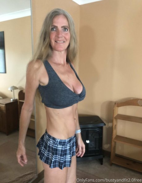 bustyandfit2 0free star du porno sympa image