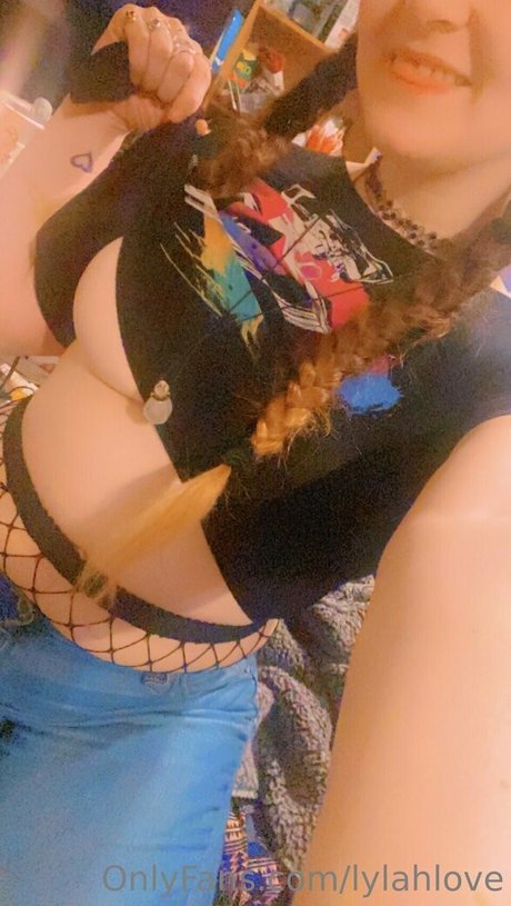 Lylah Love modèle de haute qualité photos