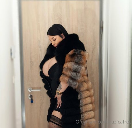 ruzicafree modèle parfait galeries