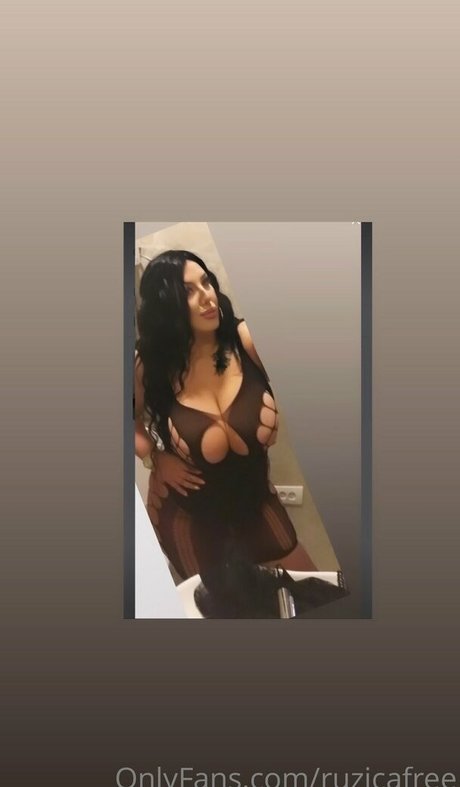ruzicafree modèle pornographique photo