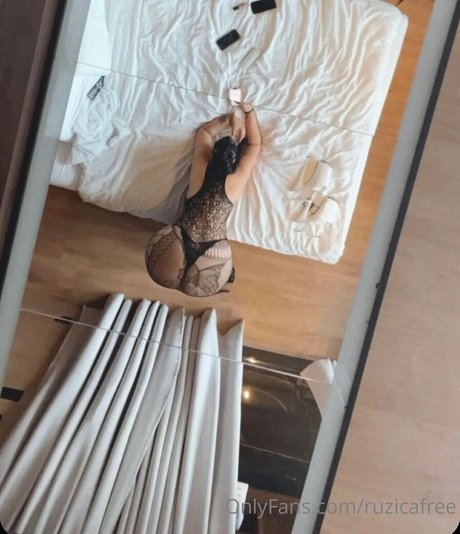 rousse au gros cul onlyfans chaud galerie