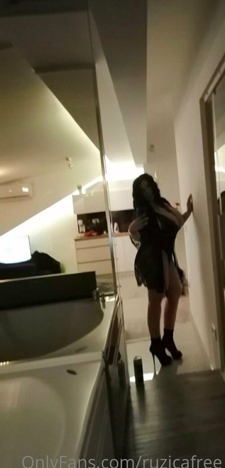 ruzicafree haut modèle collection