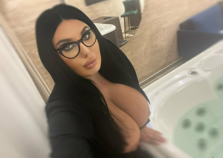 ruzicafree actrice de nus img