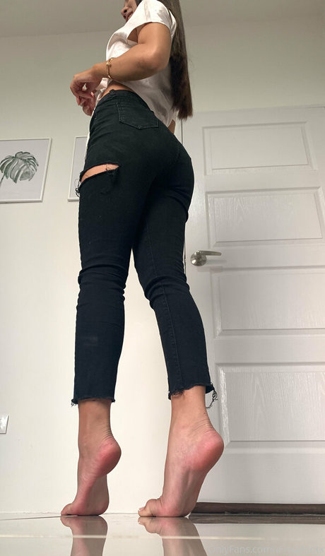 alissafootsd modèle artistique des photos