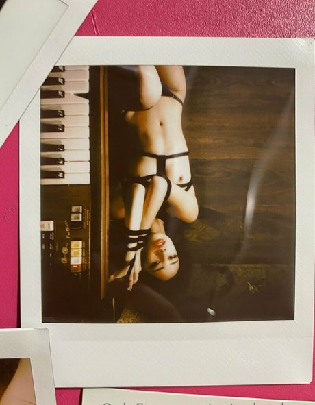 rousse aux gros seins onlyfans beau nu img