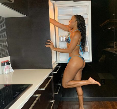 Ariane Andrew actrice adulte galeries