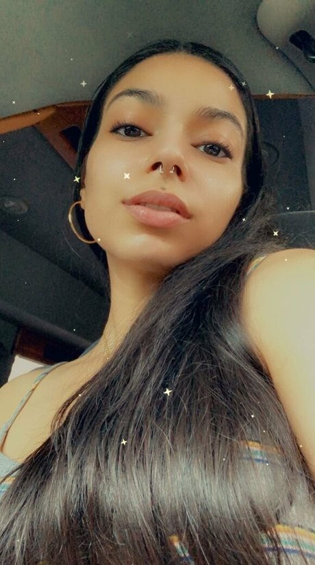 torothadon jolie étoile des photos