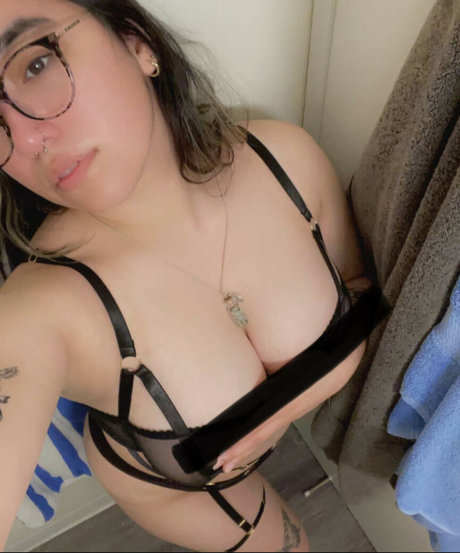 Satixx star du porno parfaite archive