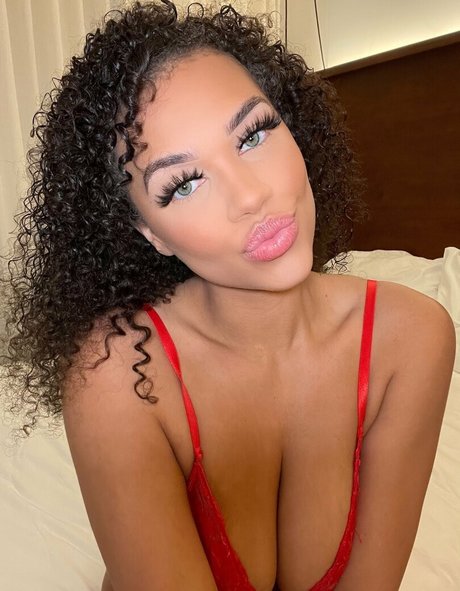 fellation publique onlyfans nu sympa des photos