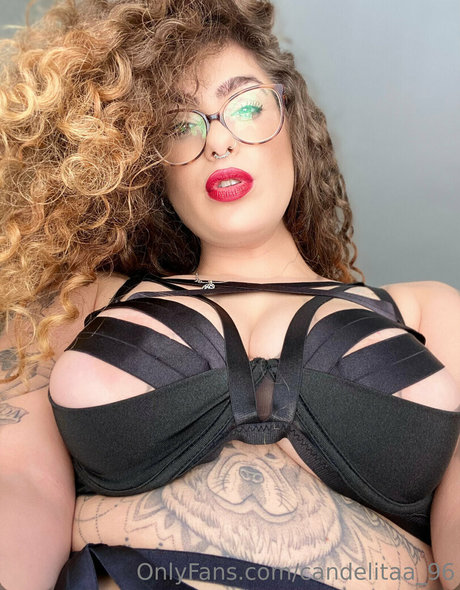 joi uniquementfans nus exclusifs photo