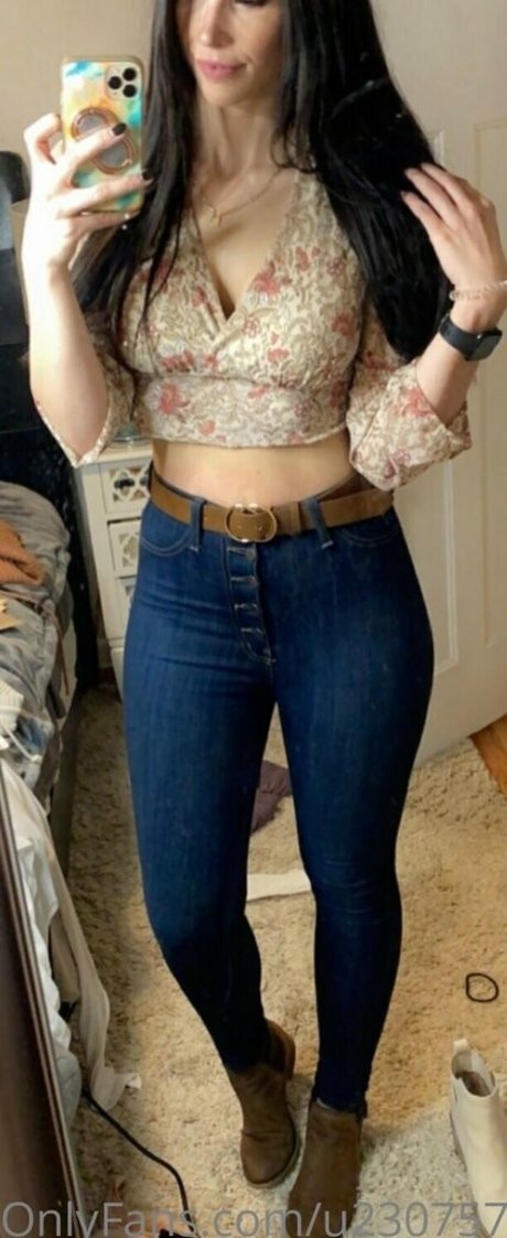 bikini nu onlyfans top magnifique image