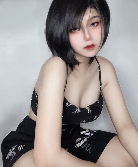 Aveline Tetsuya modèle xxx des photos