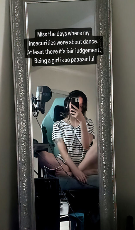 moonstreuxx modèle adulte img