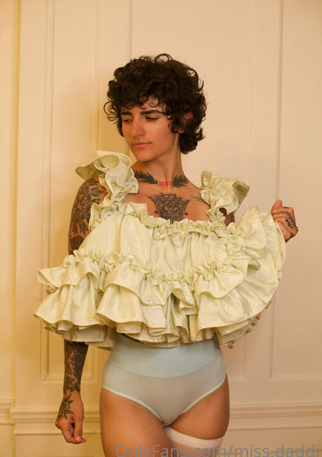 actrice onlyfans plutôt sexy photo