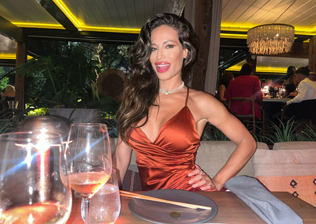 Tati Brazil modèle adulte des photos